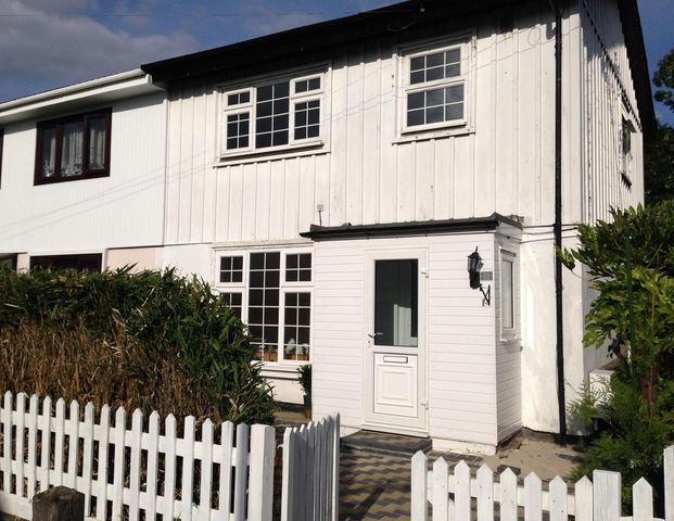 3 bedroom end of terrace house to rent - Photo 1