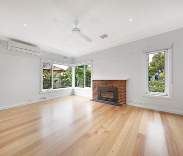 11 Velra Ave, Murrumbeena VIC 3163 - House For Rent | Domain - Photo 1