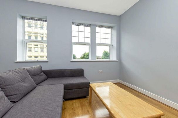 2 bedroom flat to rent - Photo 1