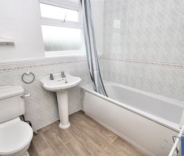 3 bedroom semi-detached house to rent - Photo 6