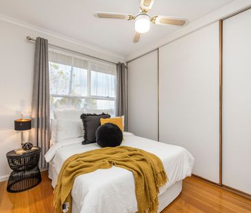 Timeless appeal & relaxing family lifestyle - Photo 5