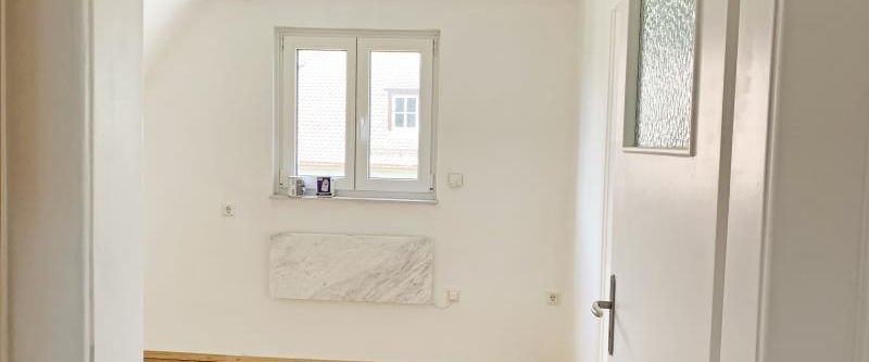 FÜ-Stadeln: Liebevoll renoviert, hell & freundlich, 2-Zi-Wohnung, 2. OG, inkl. Einbauküche - Photo 1