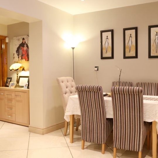 Room to rent in 4-bedroom house in Clondalkin, Dublin - Photo 1