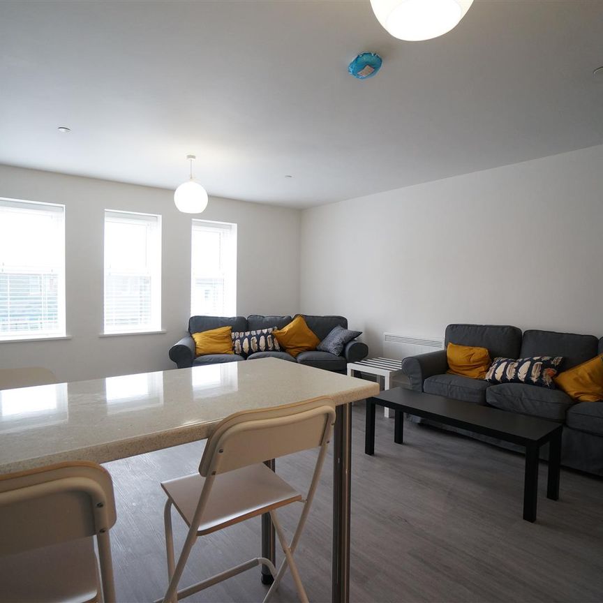 Apartment 2, 282 High Street - Photo 1