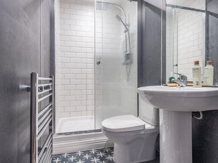 3 bedroom apartment to rent - Photo 5