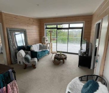 Charming 2BR Home w/ Deck & AC! - Photo 1