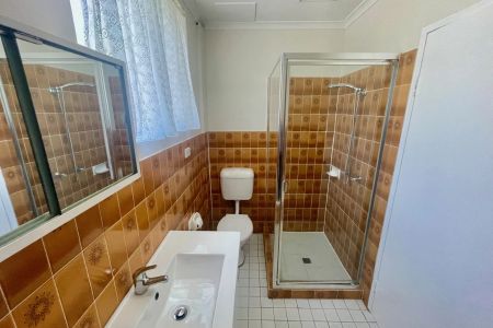 NORTH WEST FACING - SPACIOUS UNIT IN GREAT LOCATION - Photo 5