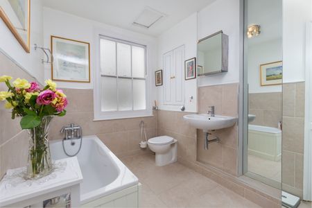 2 Bed Terraced House, Tyneham Road, SW11 - Photo 5