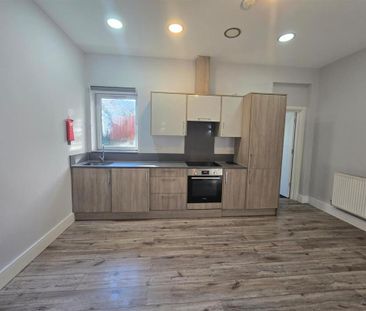 3 bedroom flat to rent - Photo 5