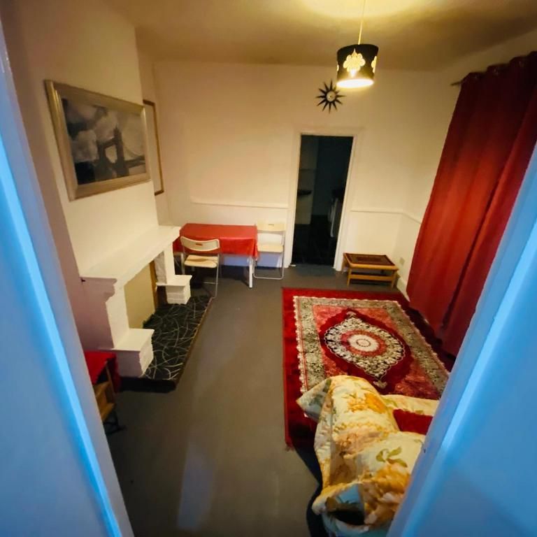 2 bedroom ground floor flat to rent - Photo 1