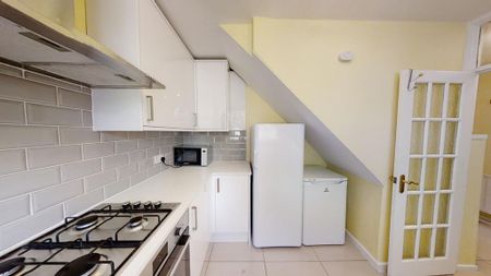 3 bedroom ground floor maisonette to rent - Photo 4