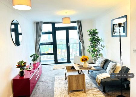 1 bedroom flat to rent - Photo 2