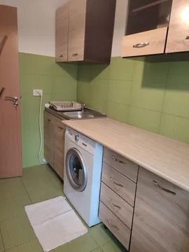 Apartament 1 camera, decomandat, etaj 3/4, zona Nicolina - Fotografie 3
