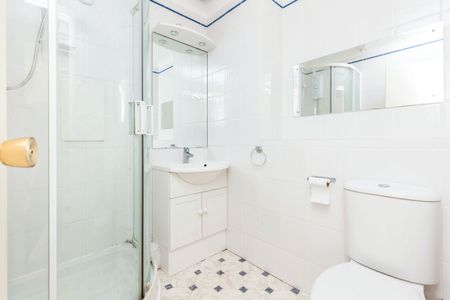 2 bedroom mid-terrace to rent Furness Road - Photo 4