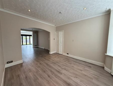 3 Bedroom Semi Detached To Let - Photo 3