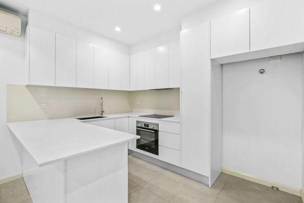 Luxuriously Designed, Near New, Stylish And Sun Kissed Executive Style Two Bedroom Garden Granny Flat In A Blue Ribbon, Park-Side Location - Photo 1