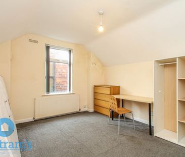 5 bed Semi-Detached House for Rent - Photo 1