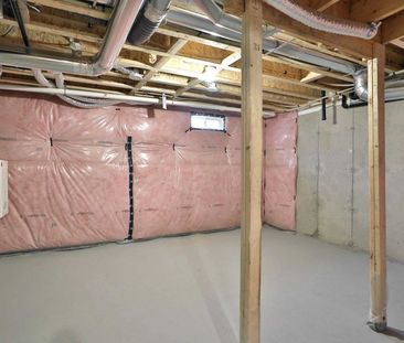 For Lease - 32 Rapids Lane, Hamilton, Ontario - Photo 1