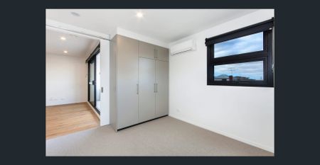 Easy Living - Photo 2