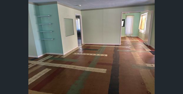 2 Bedroom home peaceful location with large entertainers deck! - Photo 1