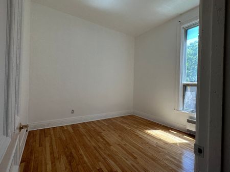 376 Rue St Viateur O., Montréal (Le Plateau-Mont-Royal), QC H2V - Photo 3