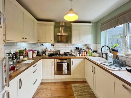 3 bedroom semi-detached house to rent - Photo 2