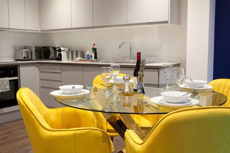 School Street - Photo 3