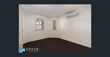 Private & modern townhouse - Photo 2