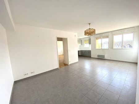 Location Appartement 3 pièces 61m² - Photo 3