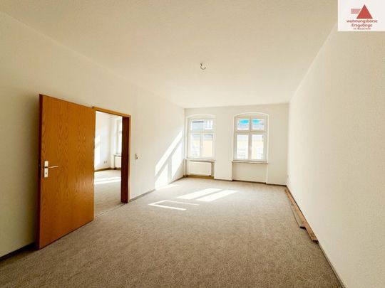 Gemütliche 2-Raum-Wohnung mit Dachterrasse direkt im Zentrum von Annaberg! - Photo 1