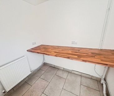 Holmes Street, BARRY - Photo 3