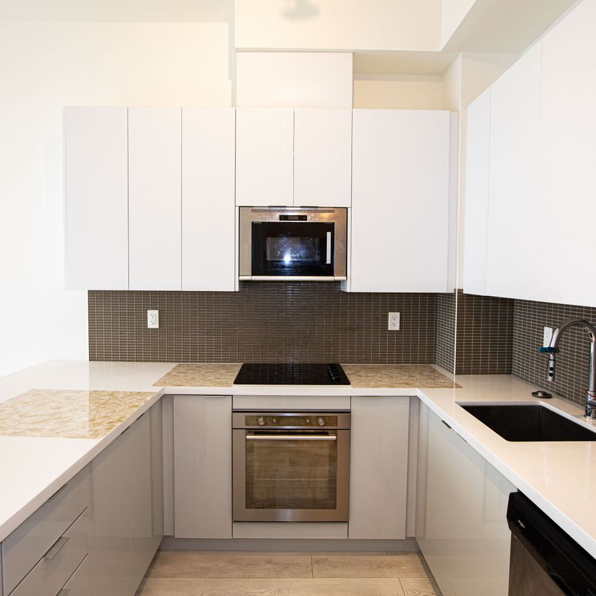 For Lease - 2908 Highway 7 Road Unit# 527, Vaughan, Ontario - Photo 1