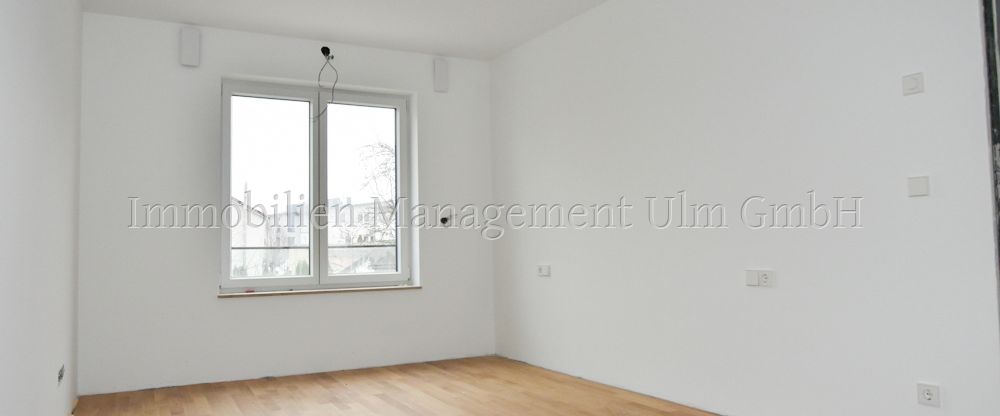 Wunderschöne 2-Zimmer-Wohnung mit Balkon und Tiefgaragenstellplatz! - Photo 1