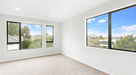 1 Year New 3-bedroom Townhouse in Greenlane - Photo 3