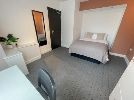 6 bedroom terraced house to rent - Photo 4