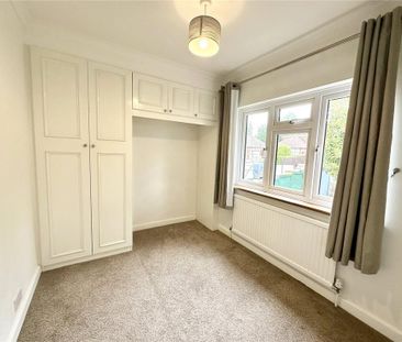 4 bedroom semi-detached house to rent - Photo 2