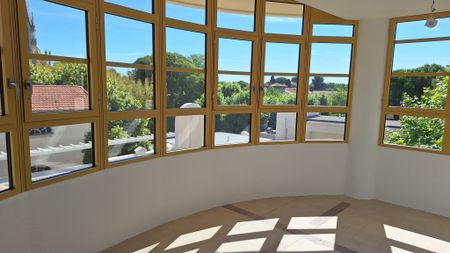 Location Appartement 4 pièces 140m² MONTPELLIER 34090 - Photo 3