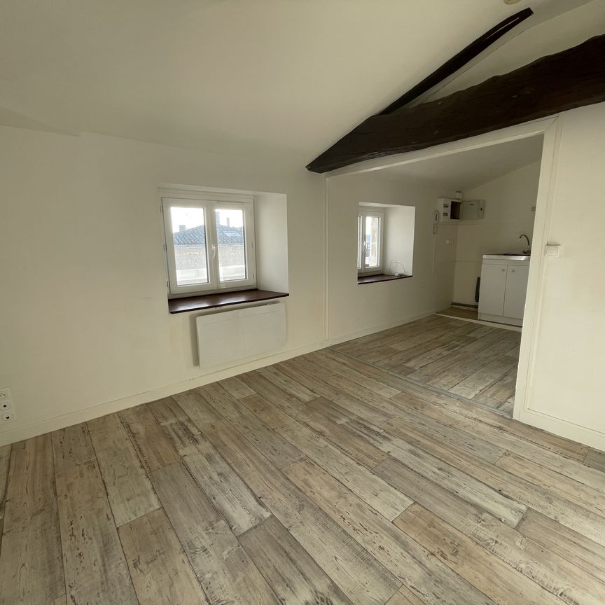 Location Appartement 2 pièces 30m² BARBEZIEUX ST HILAIRE 16300 - Photo 1