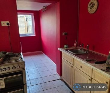 2 bedroom end of terrace house to rent - Photo 3