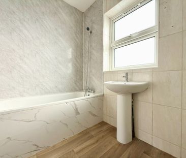 3 Bed Terraced House, Clandon Road, IG3 - Photo 3