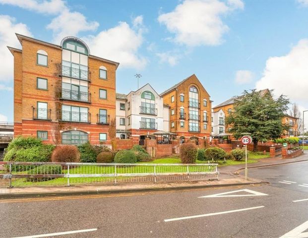 Brent Cross Gardens, NW4, London - Photo 1