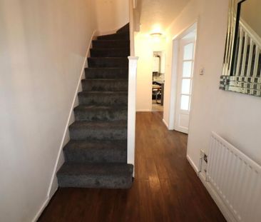 4 bedroom semi-detached house to rent - Photo 5