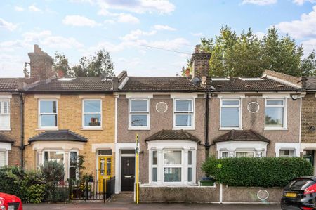 2 bedroom terraced house to rent - Photo 4