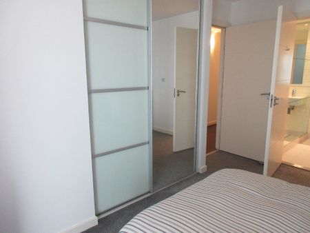 350 Meadowside Quay Walk - Photo 5