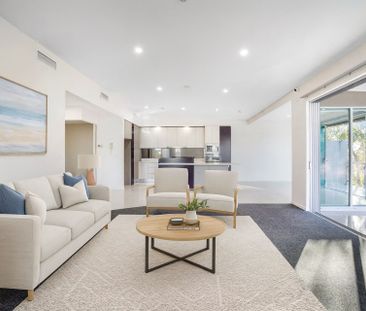 Penthouse Sized High-End Apartment with Exceptional Space & Style! - Photo 2