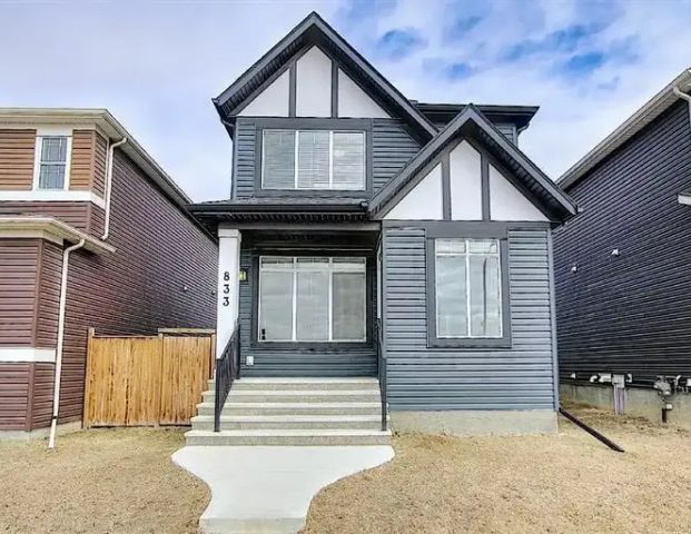 Modern and cozy 3 bedroom, 2.5bath main house for rent in Evanston | Evanston Dr, Calgary - Photo 1