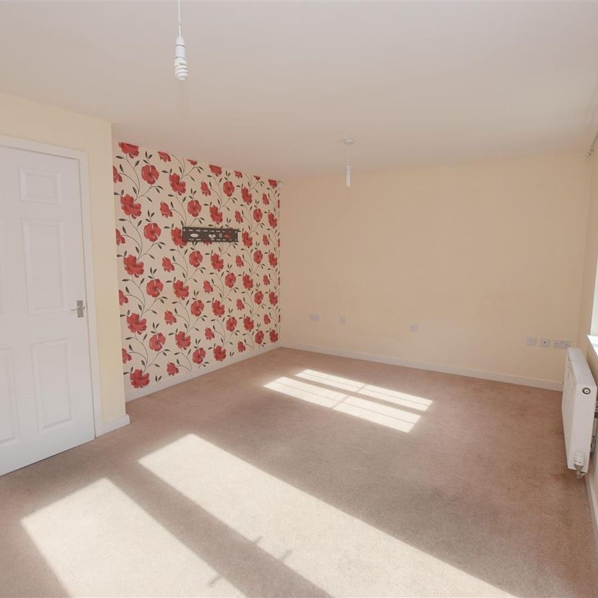 4 bed town house to rent in Chervil Close, Newcastle - Photo 1