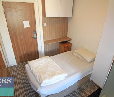 1 bedroom Flat To Let - Photo 1