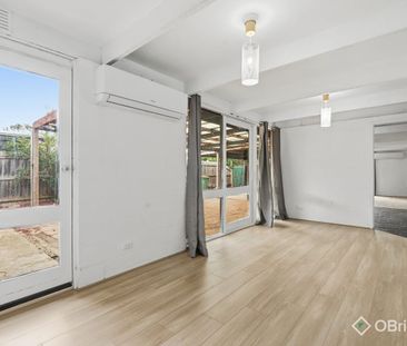 FIRST CLASS LOCATION, LIFESTYLE & LUXURY WITHIN WALKING DISTANCE TO... - Photo 1