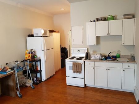 394 Brock St Unit 1 - Photo 5